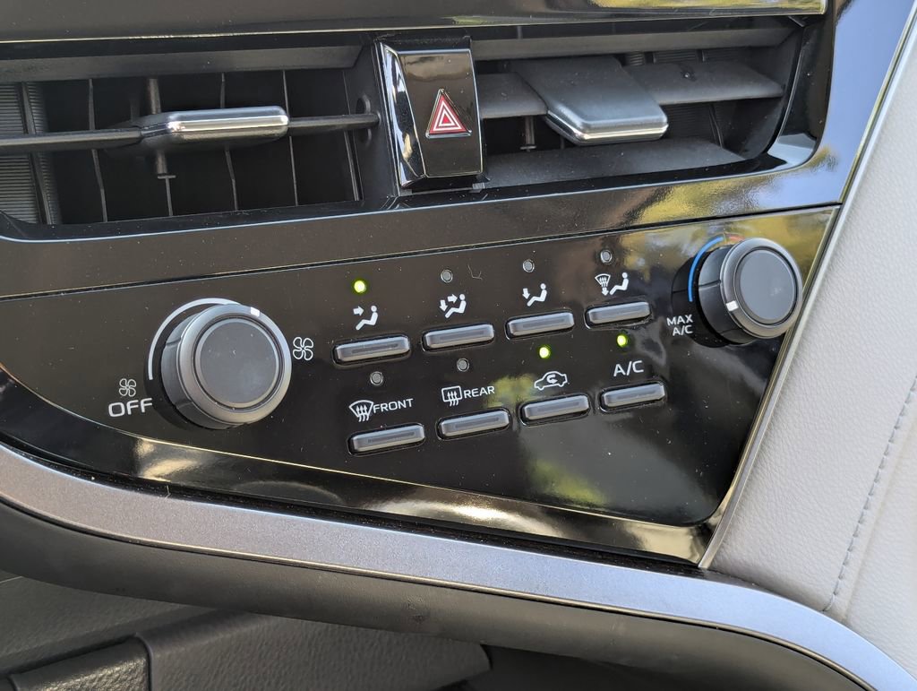 Used 2021 Toyota Camry LE FWD image 18