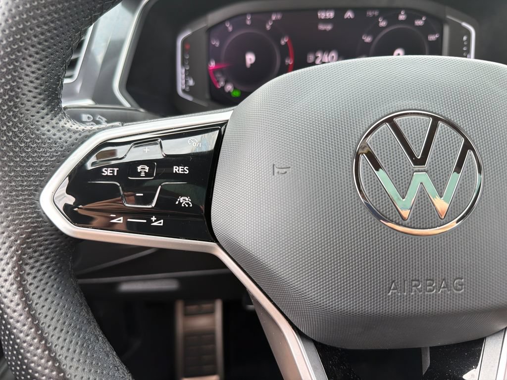 Certified 2022 Volkswagen Tiguan SEL R-Line AWD/4WD image 14