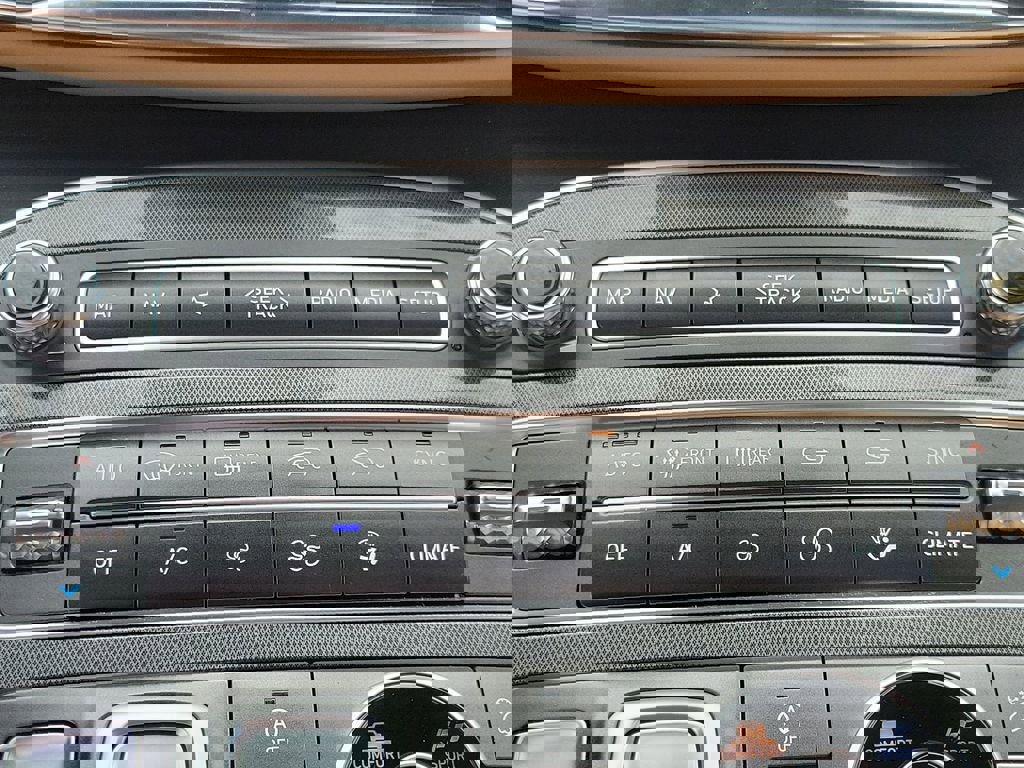 Used 2022 Hyundai Santa Fe Calligraphy image 30