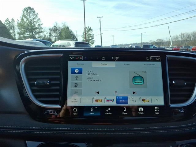 New 2026 Chrysler Pacifica Select FWD image 15
