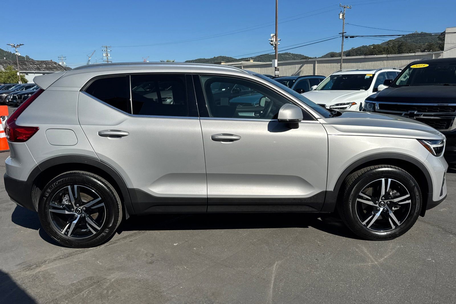 Certified 2025 Volvo XC40 B5 Core AWD/4WD image 9