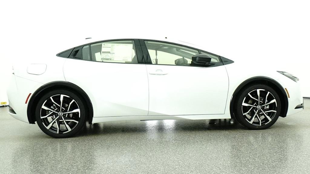 New 2026 Toyota Prius Plug-In Hybrid FWD image 22