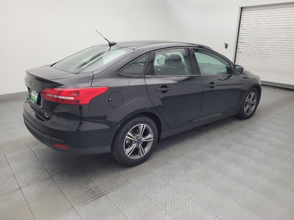 Used 2018 Ford Focus SE w/ SE Appearance Package FWD image 10