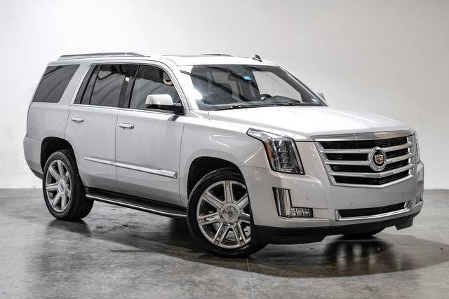 Used 2015 Cadillac Escalade Luxury AWD/4WD image 8