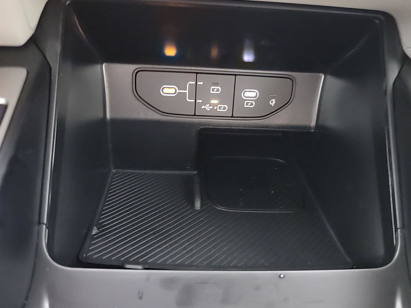 Used 2025 Kia Sorento S image 32