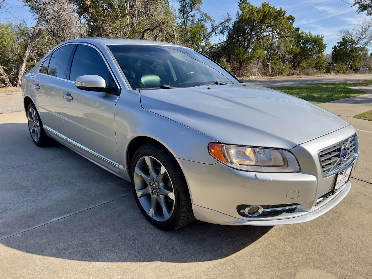 Used 2010 Volvo S80 3.2 image 1