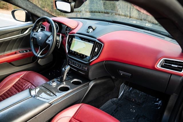 Used 2022 Maserati Ghibli Modena image 27