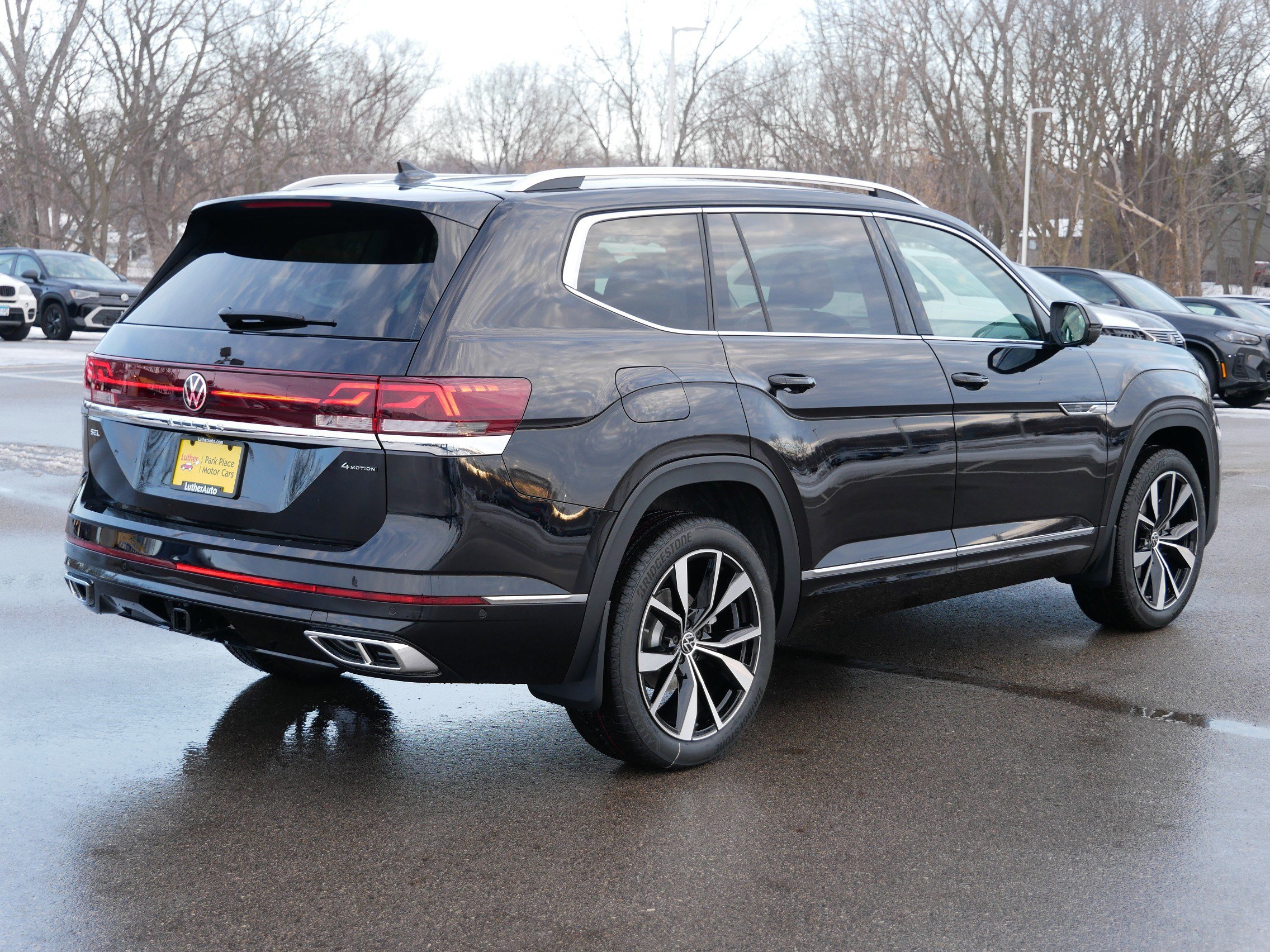 New 2026 Volkswagen Atlas SEL Premium R-Line image 2