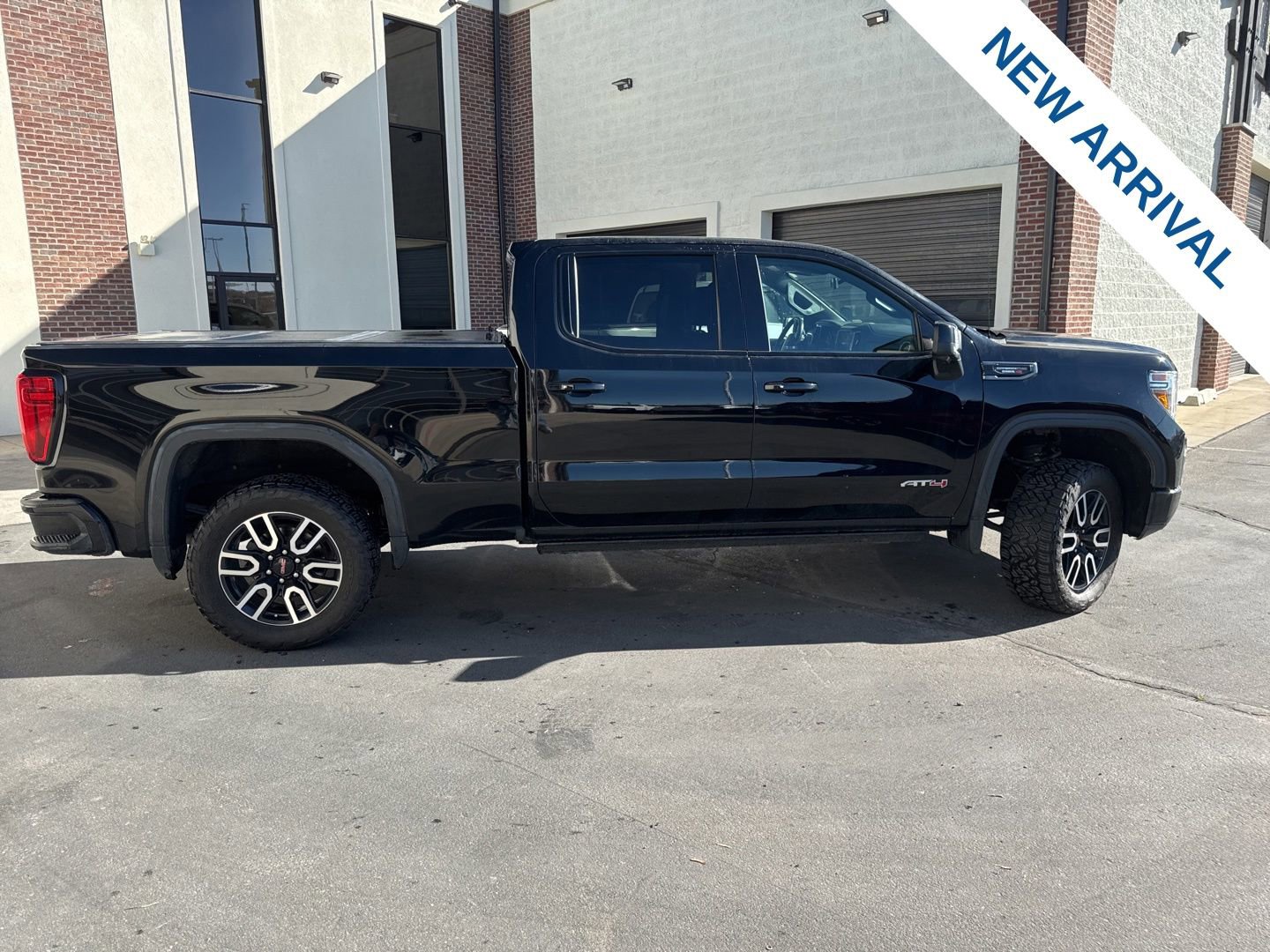 Used 2021 GMC Sierra 1500 AT4 image 8