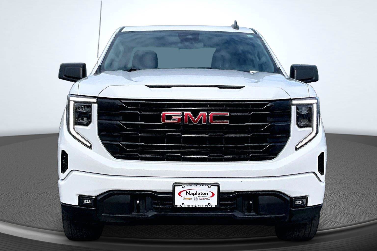 Used 2024 GMC Sierra 1500 Elevation AWD/4WD image 3