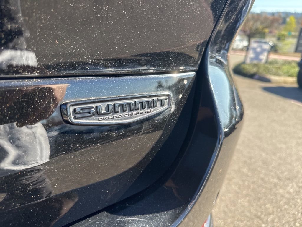 Used 2024 Jeep Grand Cherokee L Summit w/ Advanced Protech Group IV image 10