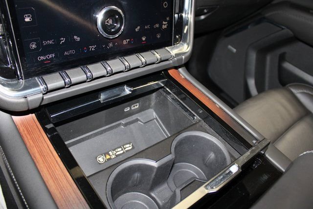 Used 2025 GMC Yukon Denali w/ Advanced Technology Package image 27