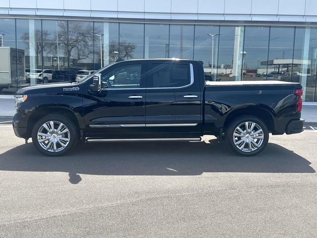 Used 2025 Chevrolet Silverado 1500 High Country w/ High Country Premium Package AWD/4WD image 9