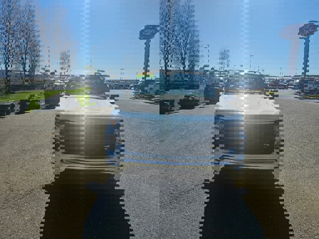 Used 2025 Chevrolet Silverado 1500 W/T image 8