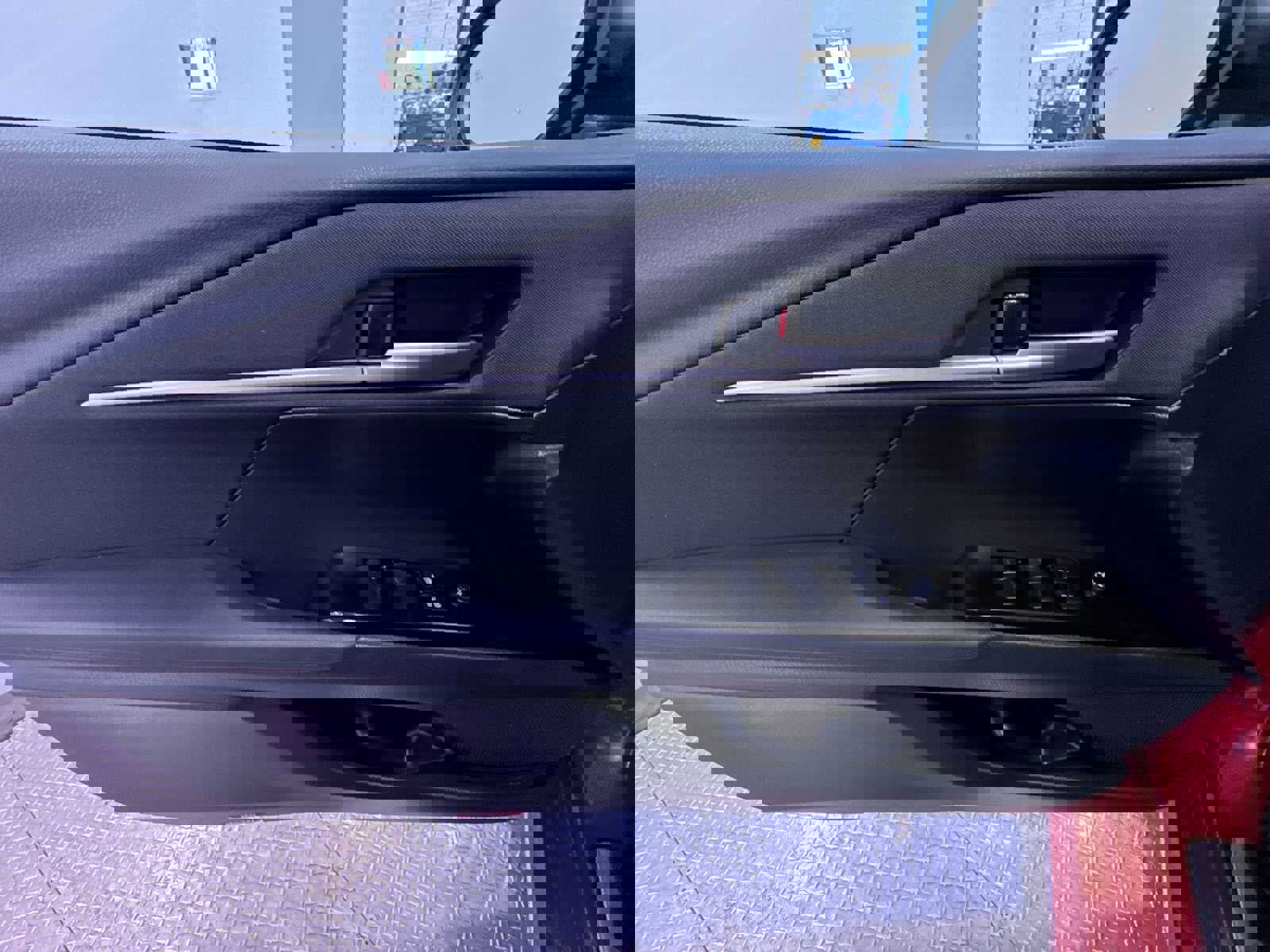 Used 2025 Toyota Camry LE image 12