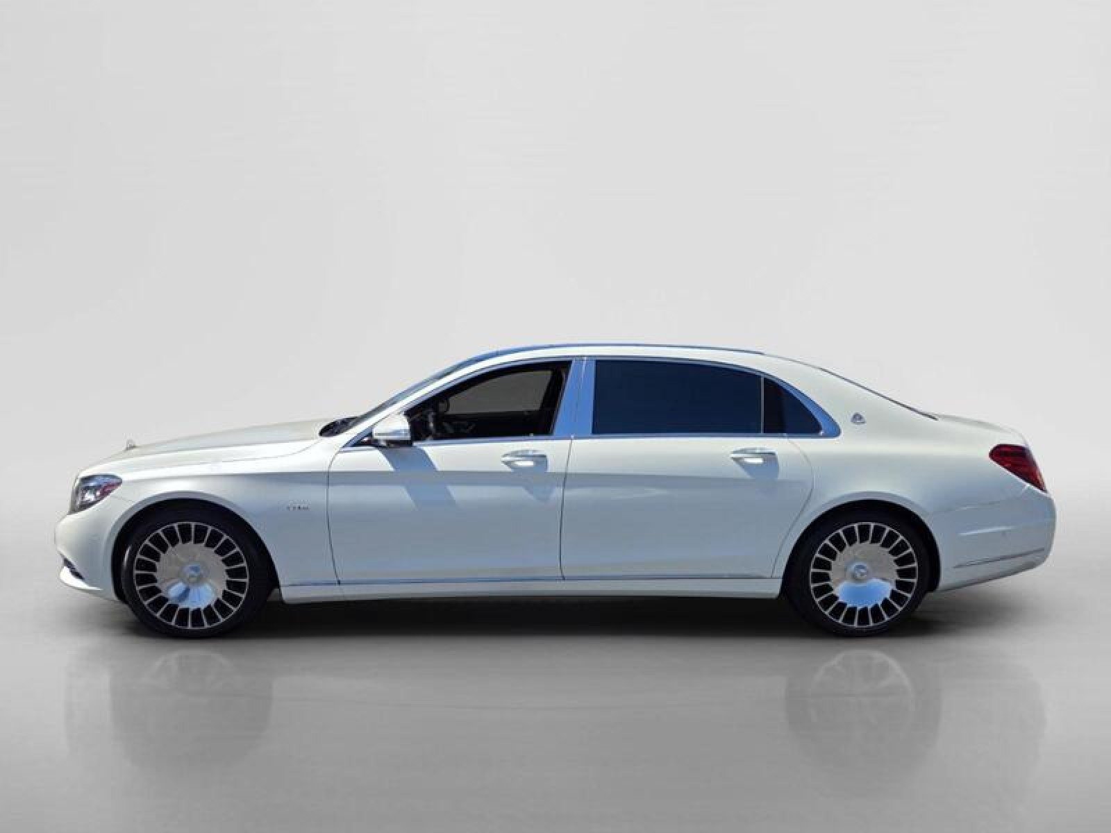 Used 2016 Mercedes-Benz Maybach S 600 image 2