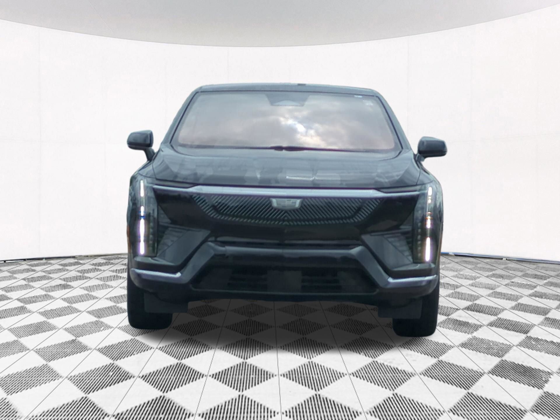 Used 2025 Cadillac Optiq Luxury 2 w/ LPO, Floor Liner Package AWD/4WD image 8
