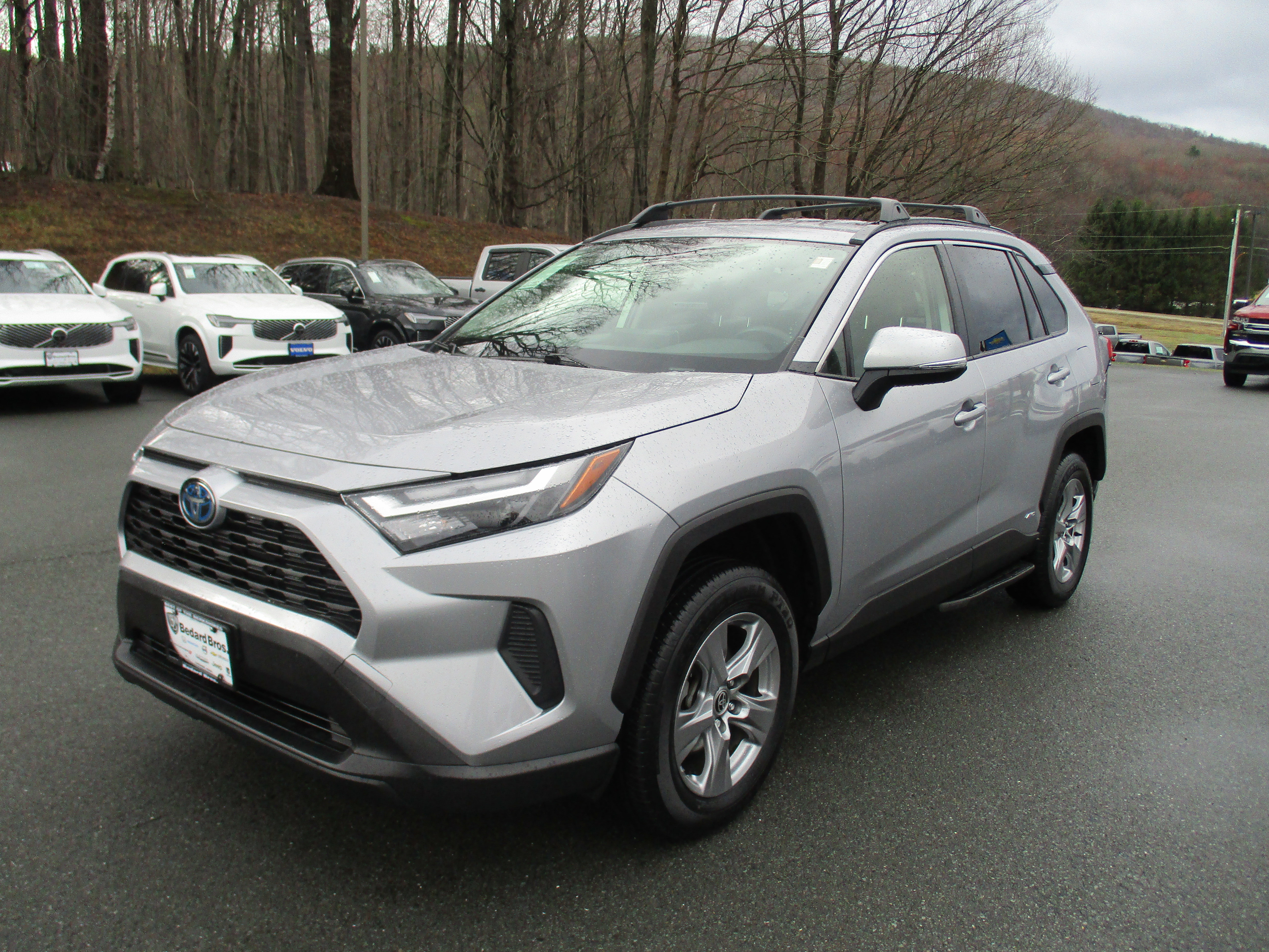 Used 2024 Toyota RAV4 XLE image 1