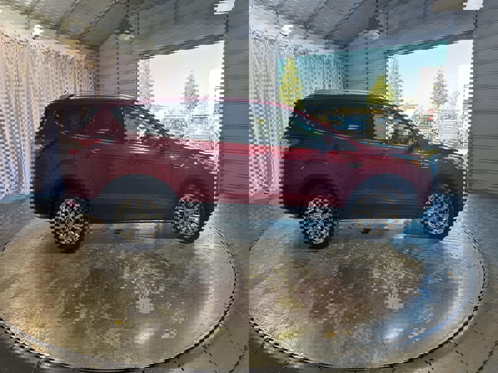 Used 2017 Ford Escape Titanium image 3