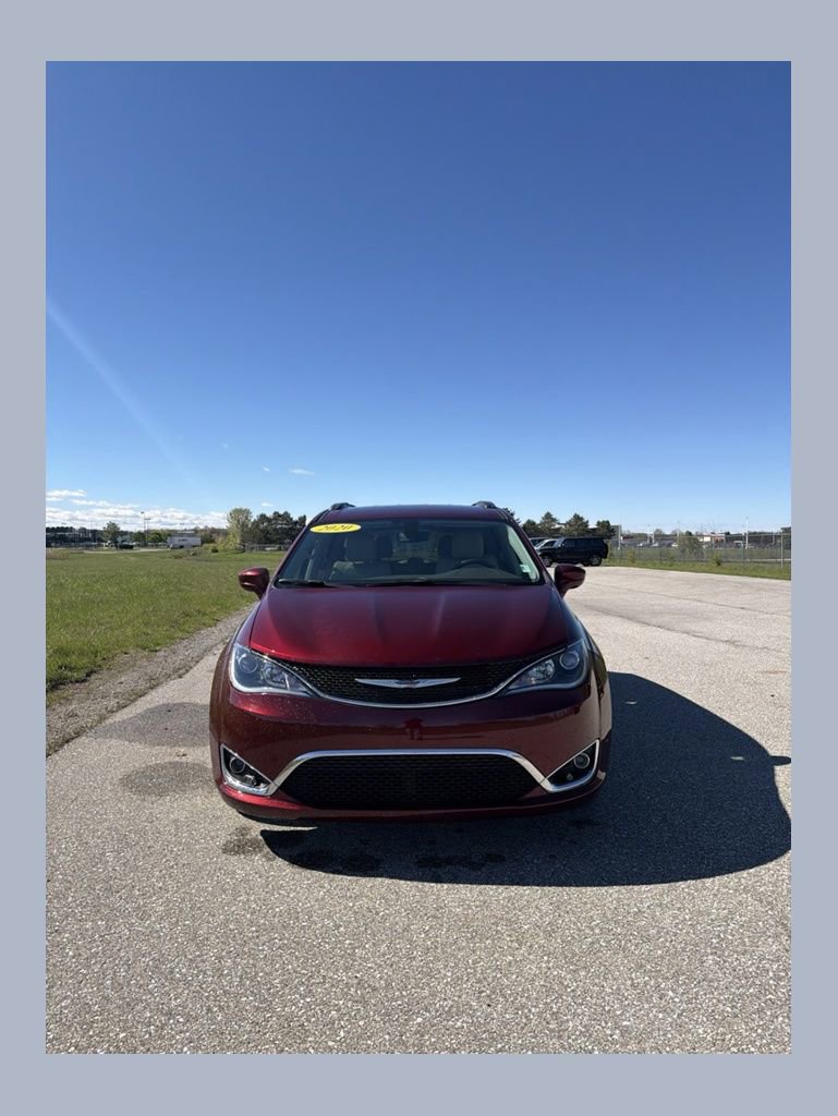 Used 2020 Chrysler Pacifica Touring-L FWD video 1