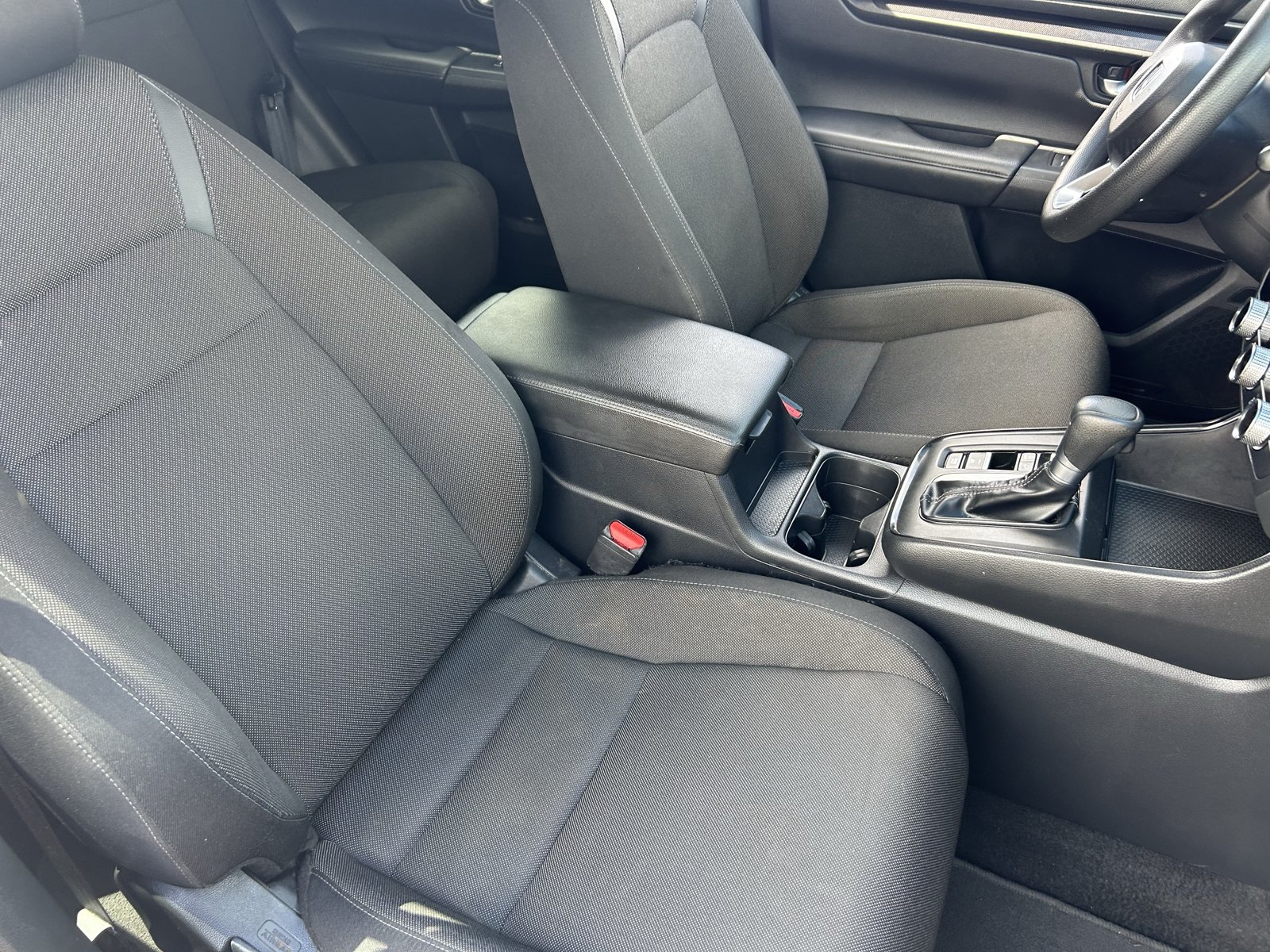 Used 2025 Honda CR-V LX image 11