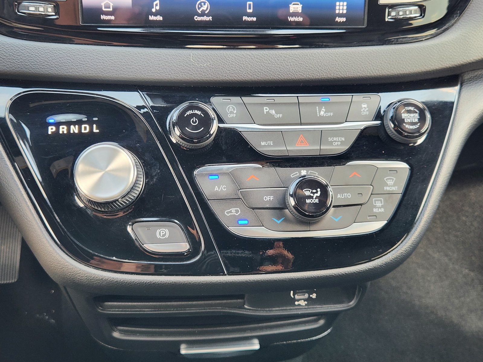 Used 2026 Chrysler Pacifica Select FWD image 26