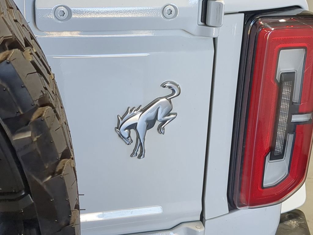 Used 2021 Ford Bronco Outer Banks AWD/4WD image 16