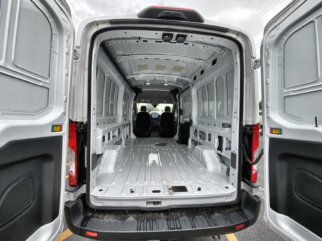 Used 2023 Ford E-Transit Medium Roof RWD image 22