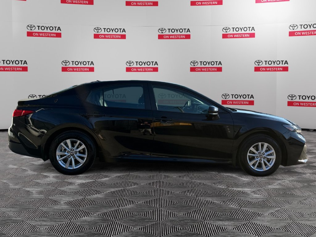 Used 2026 Toyota Camry LE AWD/4WD image 4