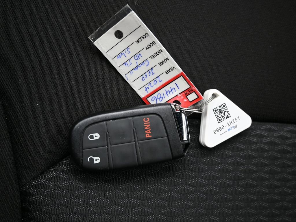 Used 2024 Jeep Compass Sport image 30