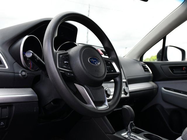 Used 2019 Subaru Outback 2.5i AWD/4WD image 15