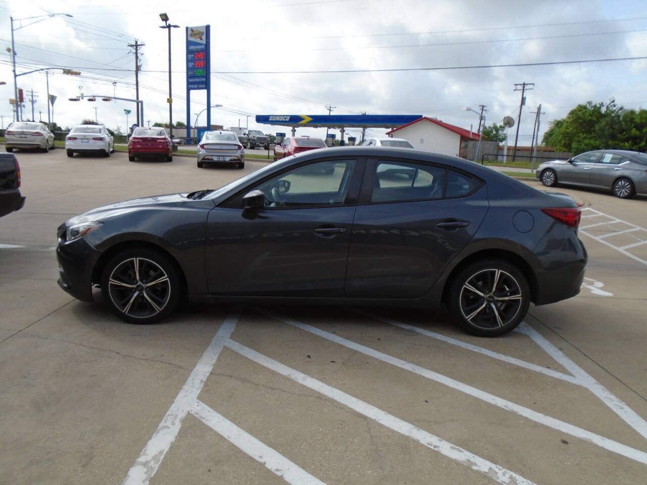 Used 2015 MAZDA MAZDA3 i SV FWD image 3