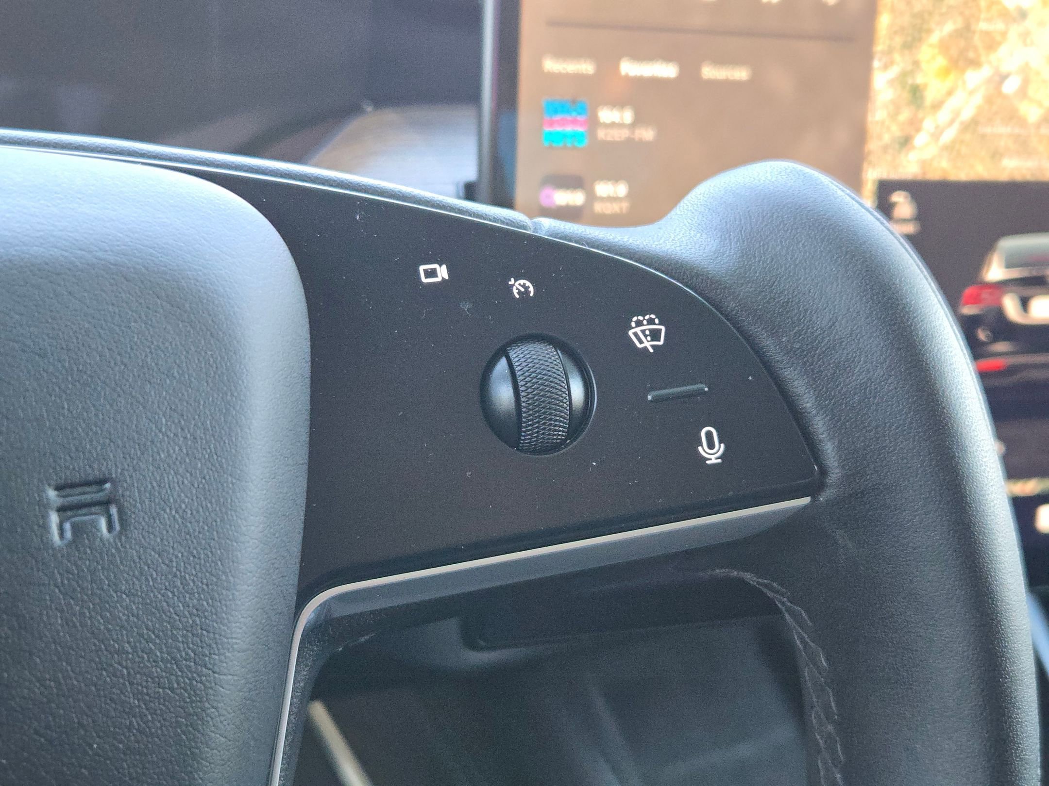 Used 2022 Tesla Model X image 19