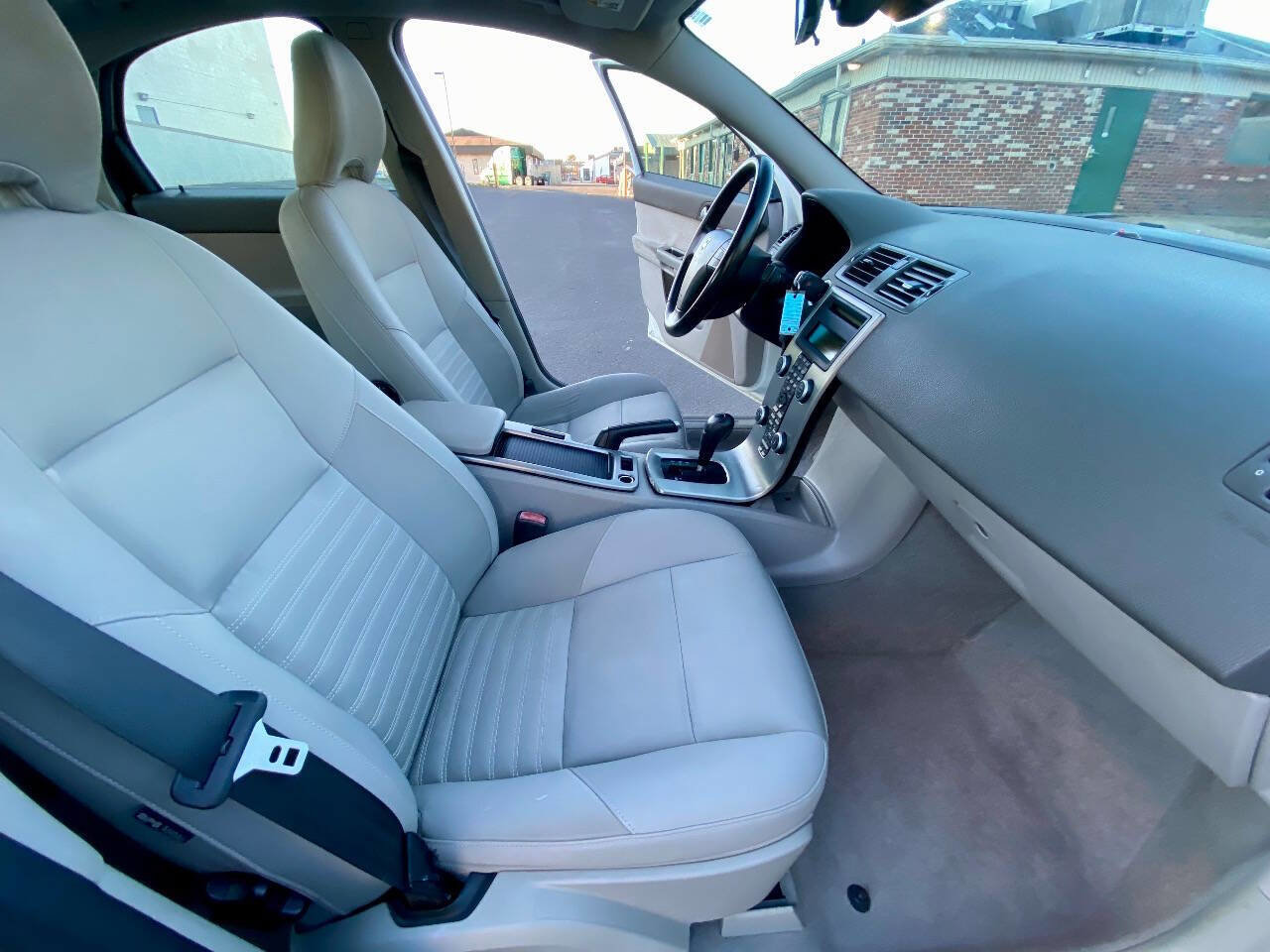 Used 2009 Volvo S40 2.4i image 25