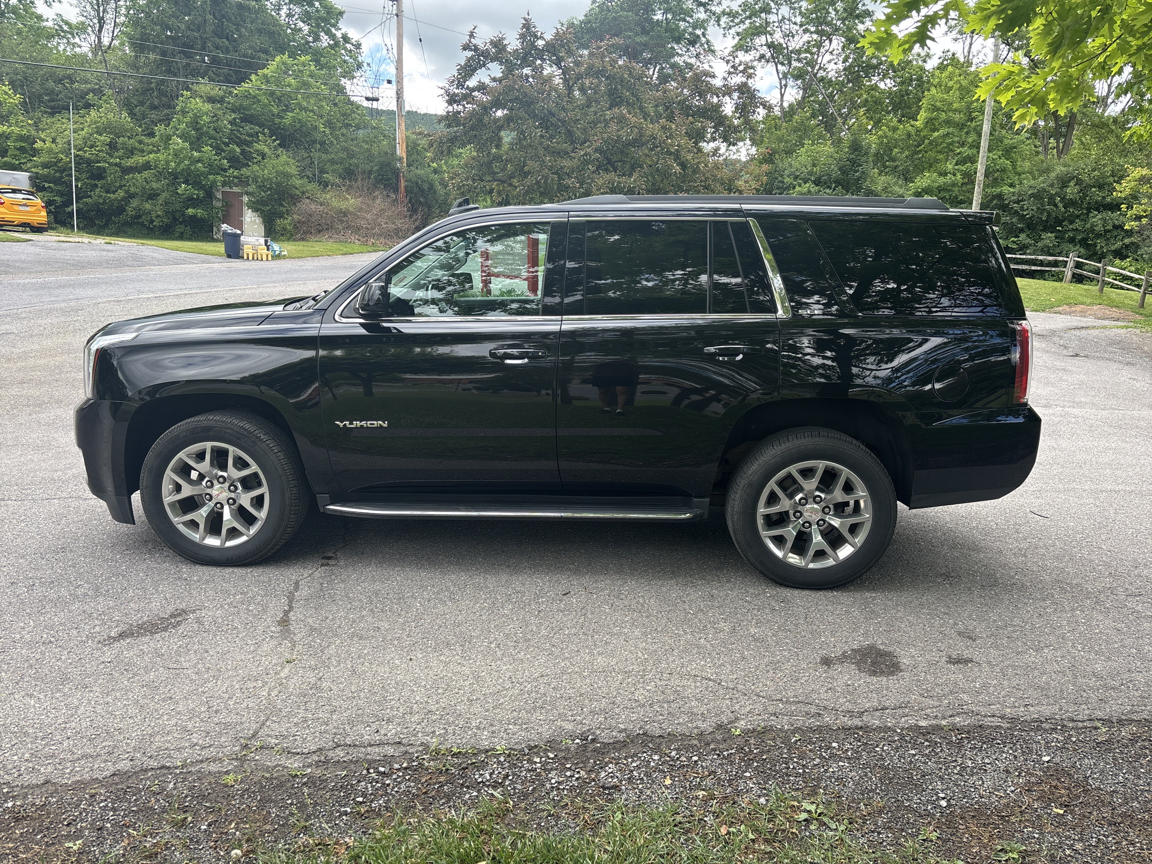 Used 2018 GMC Yukon SLE w/ SLE Value Package AWD/4WD image 7