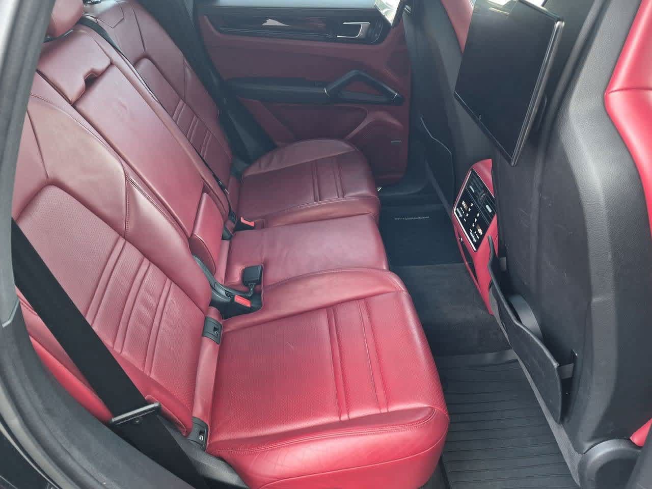Used 2022 Porsche Cayenne S AWD/4WD image 21