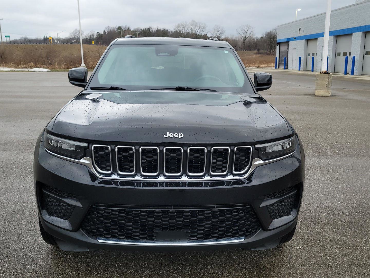 Used 2023 Jeep Grand Cherokee Laredo w/ Luxury Tech Group I image 13