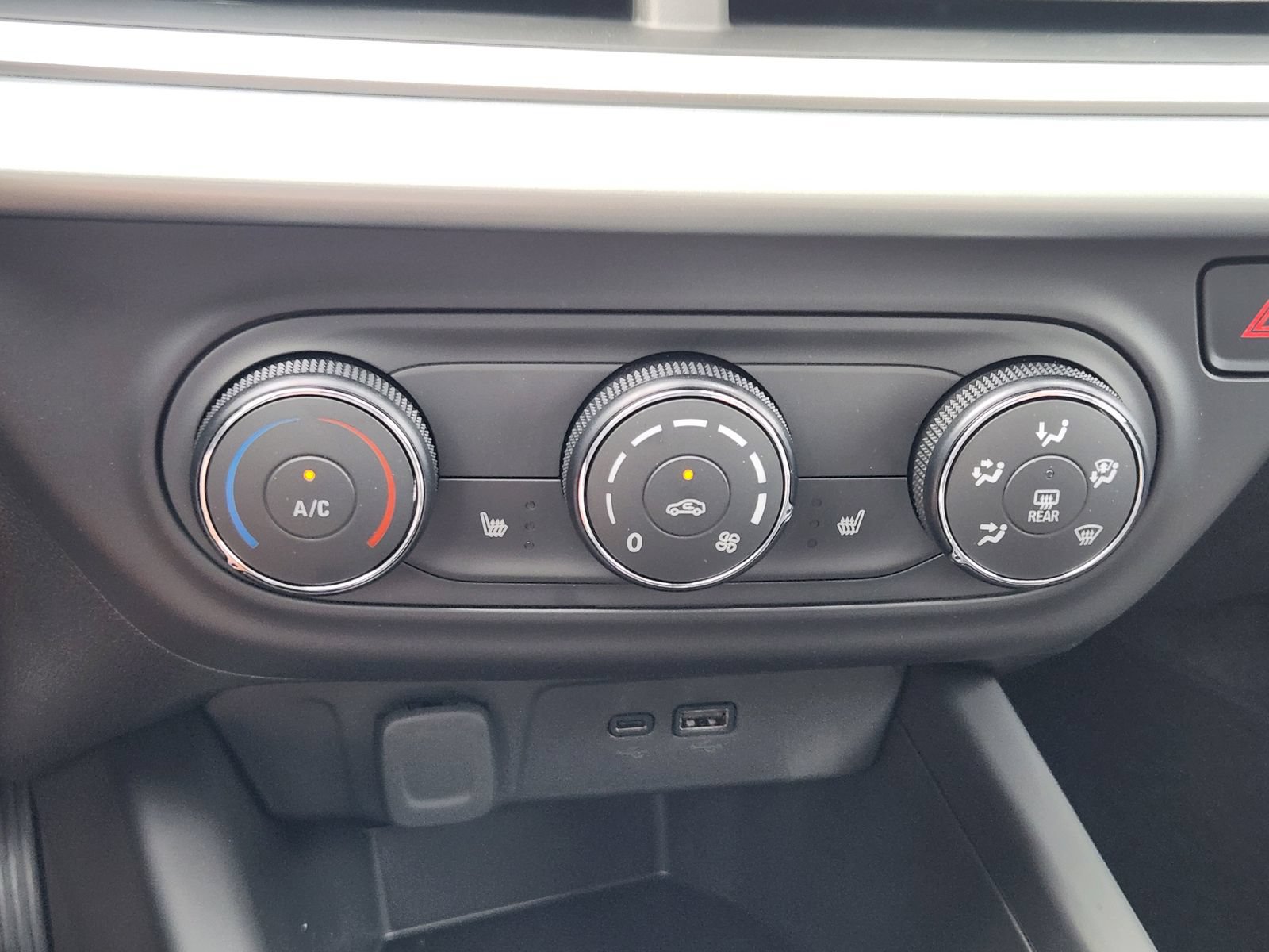 New 2026 Chevrolet Trax LS w/ LS Convenience Package FWD image 18
