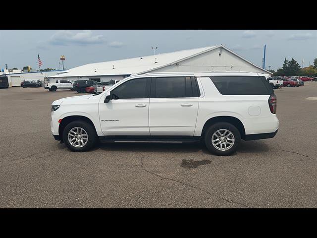 Used 2022 Chevrolet Suburban LT AWD/4WD image 5
