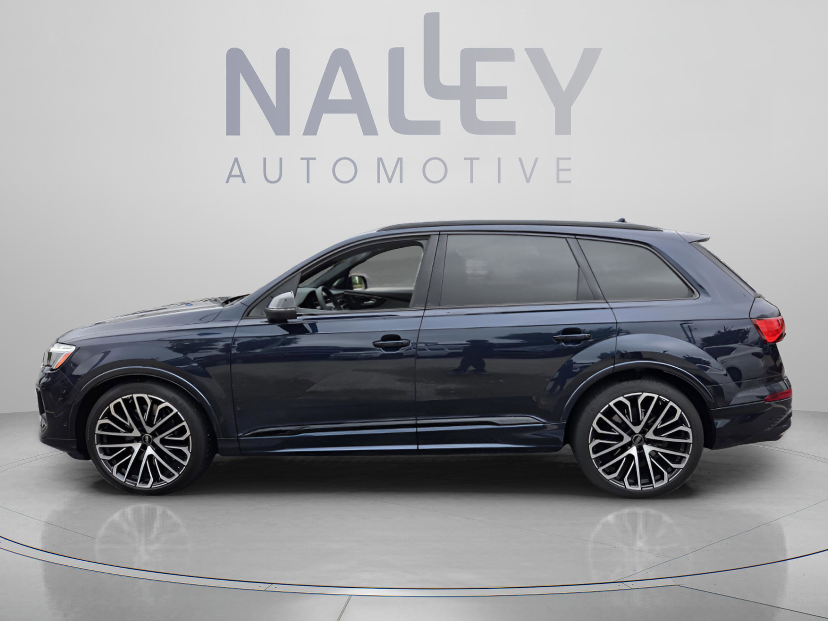 Used 2025 Audi SQ7 Prestige AWD/4WD image 2