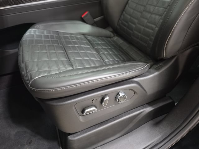 Used 2026 Cadillac Escalade ESV V w/ LPO, ONYX Package AWD/4WD image 29