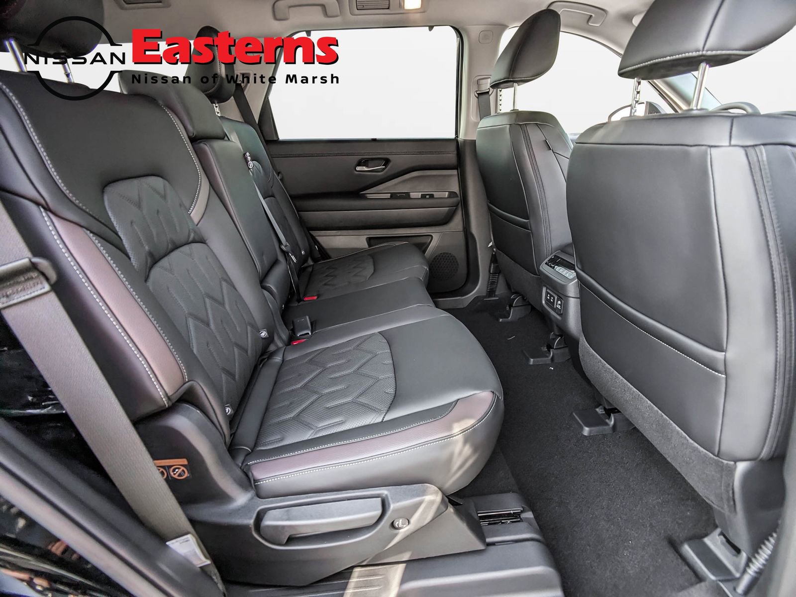 New 2026 Nissan Pathfinder Platinum w/ Cargo Package AWD/4WD image 25