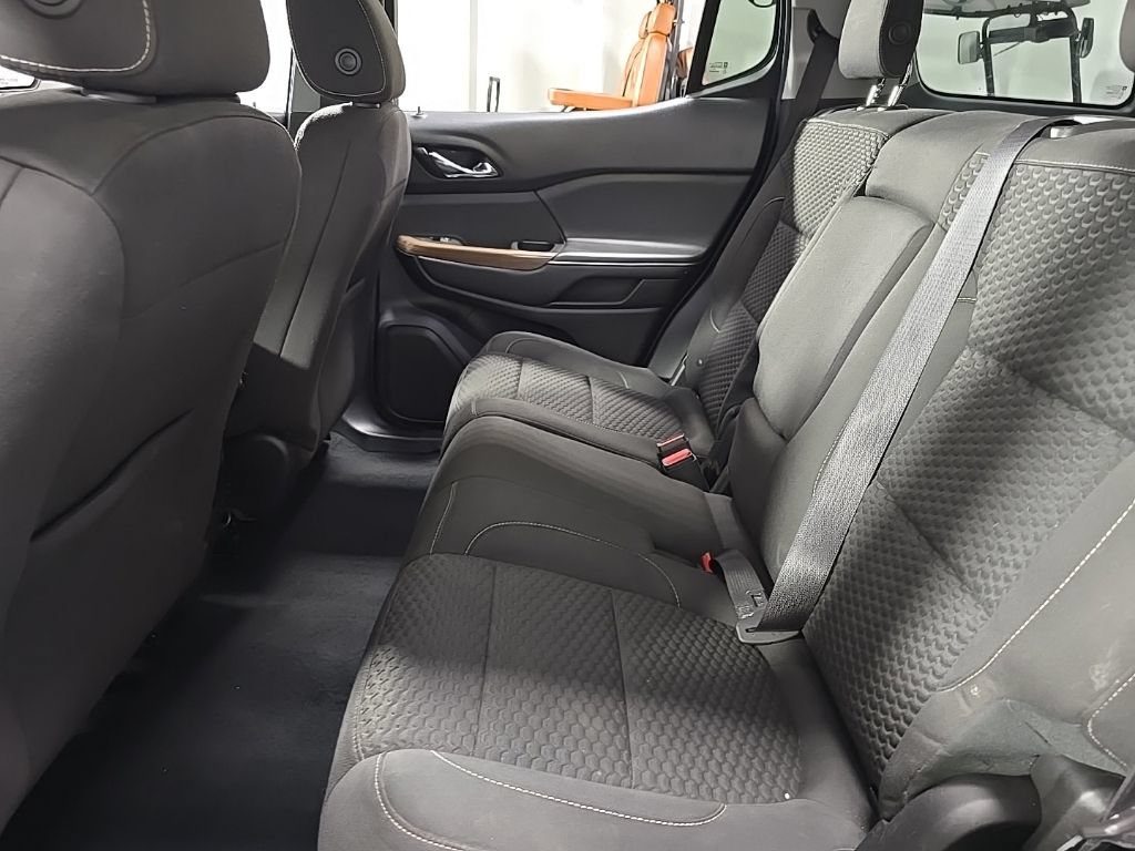 Used 2018 GMC Acadia SLE FWD image 25