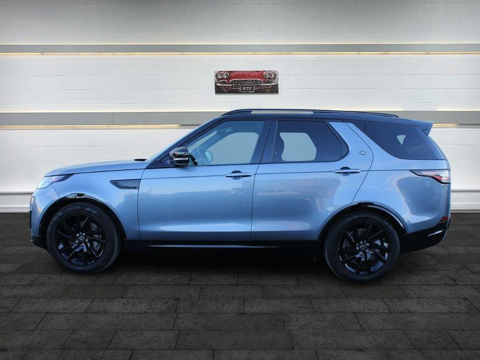 Used 2020 Land Rover Discovery Landmark image 4
