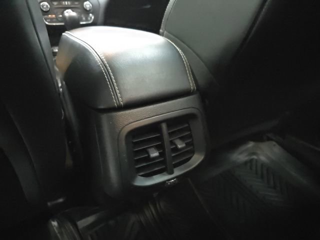 Used 2015 Jeep Cherokee Limited w/ Luxury Group image 12