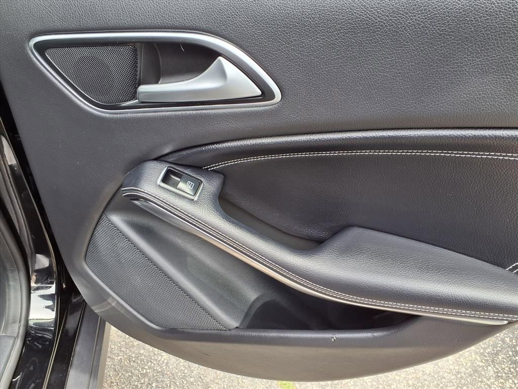 Used 2017 Mercedes-Benz GLA 250 4MATIC image 7