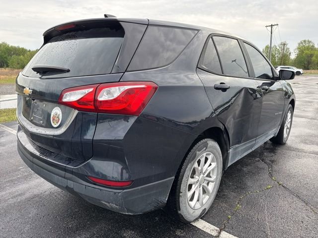 Used 2020 Chevrolet Equinox LS w/ LS Convenience Package image 2