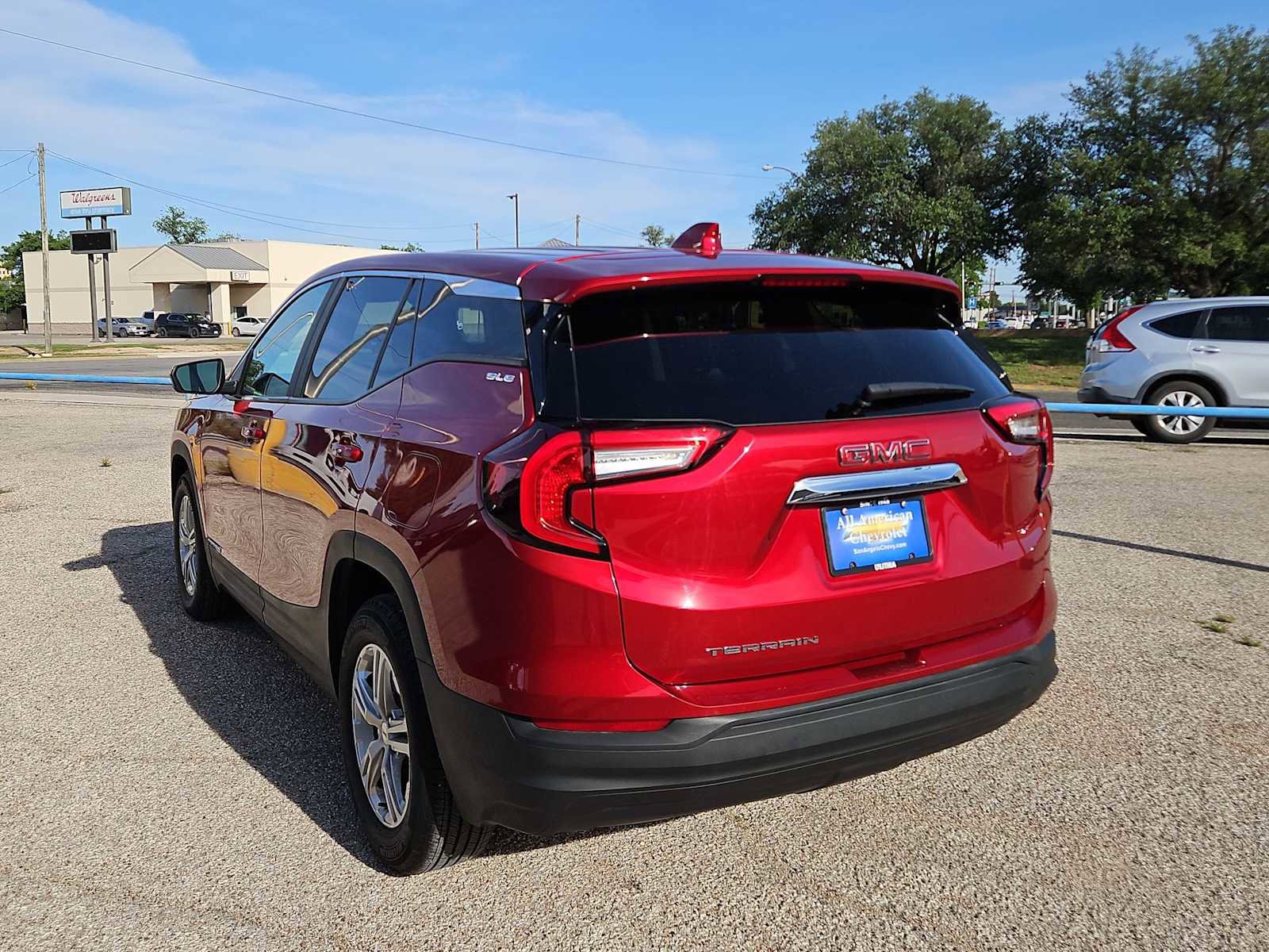 Used 2024 GMC Terrain SLE FWD image 6