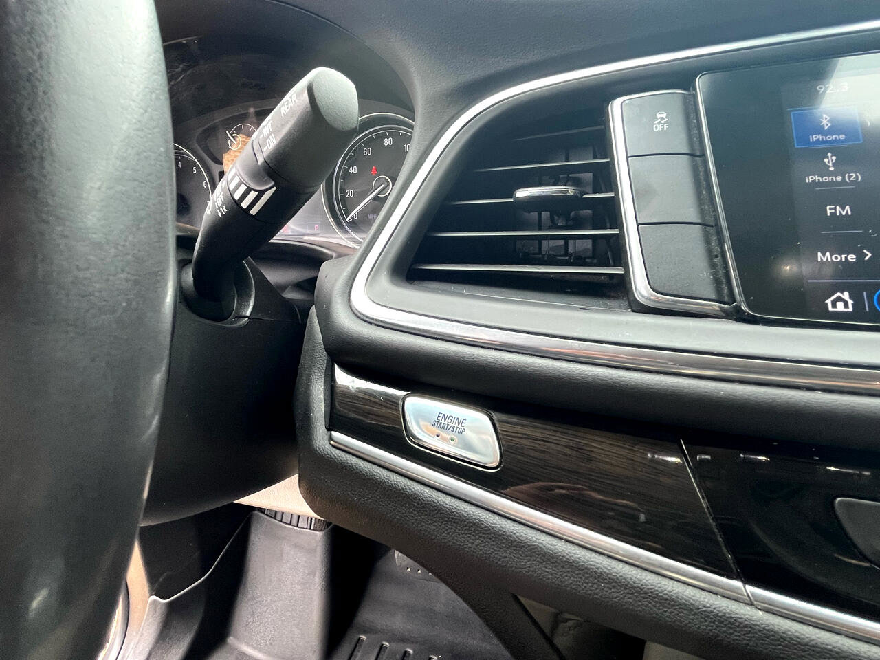 Used 2020 Buick Enclave Essence image 36