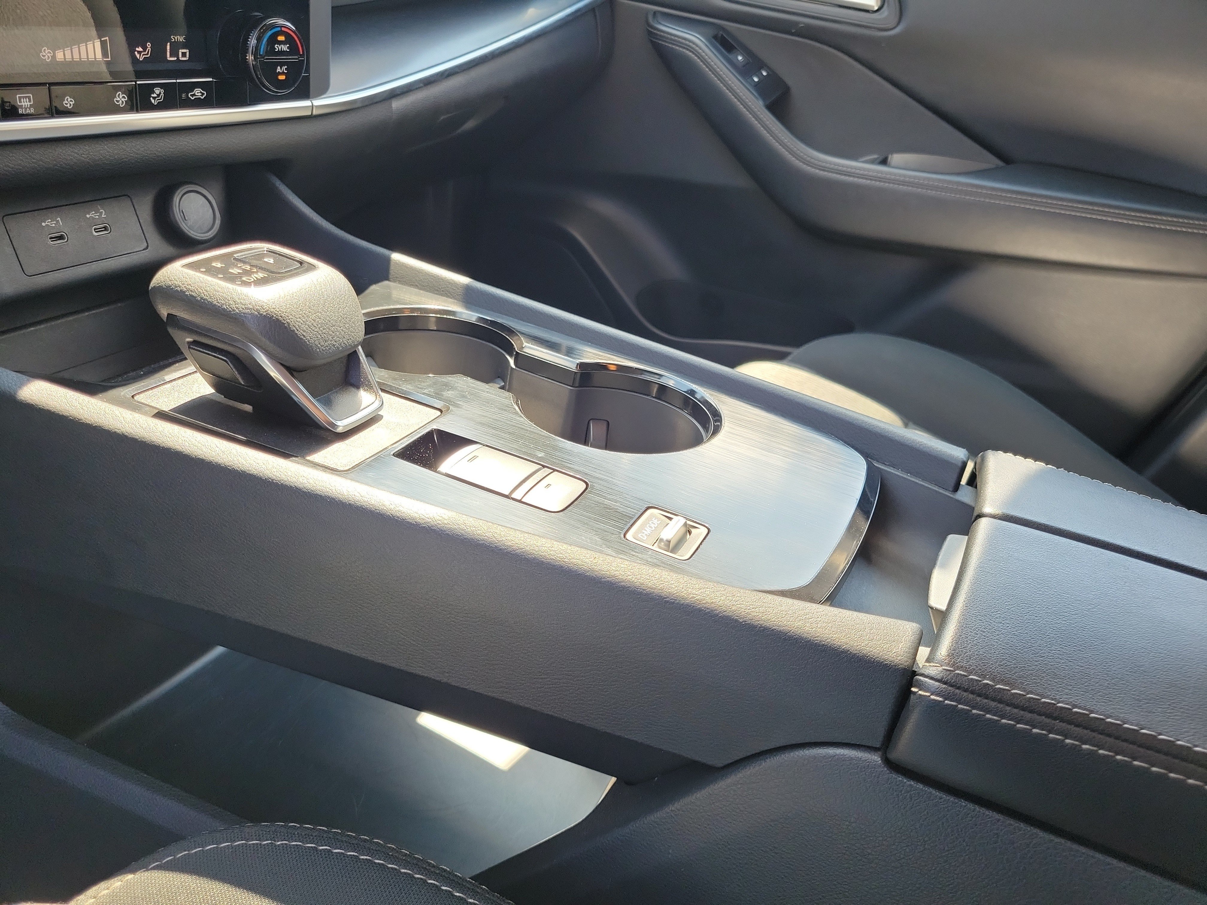 Certified 2024 Nissan Rogue SV FWD image 29